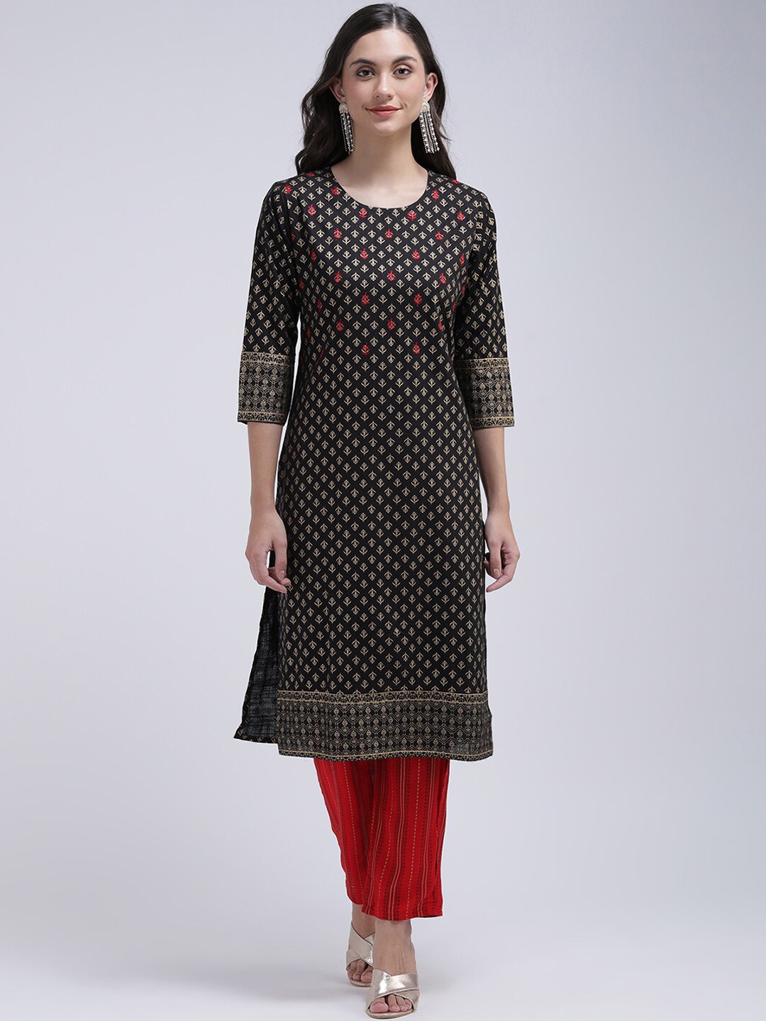 

V2 Value & Variety Women Black Floral Printed Kurta with Pants & With Dupatta