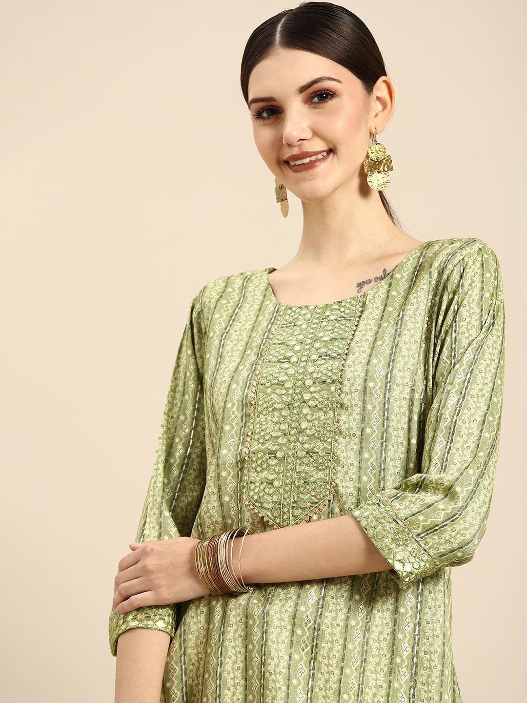 

Anouk Women Green Ethnic Motifs Foil Printed Gotta Patti Kurta