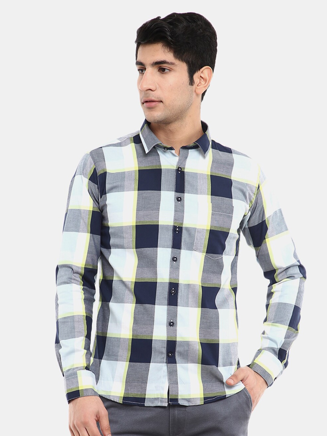 

V-Mart Men White Checked Casual Shirt