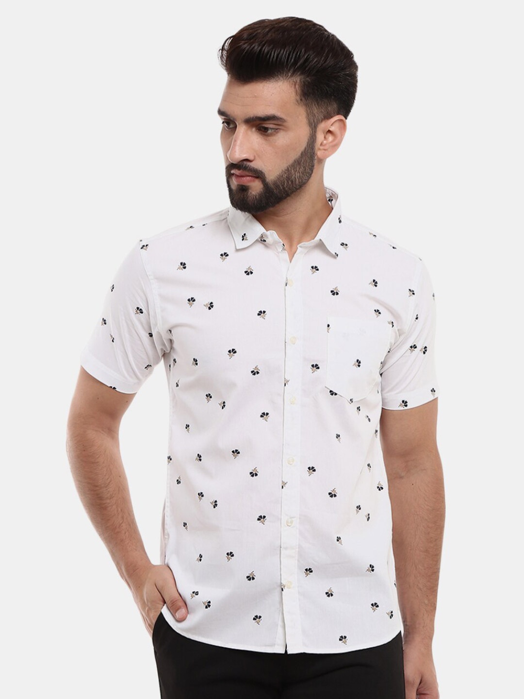 

V-Mart Men White Slim Fit Printed Casual Shirt