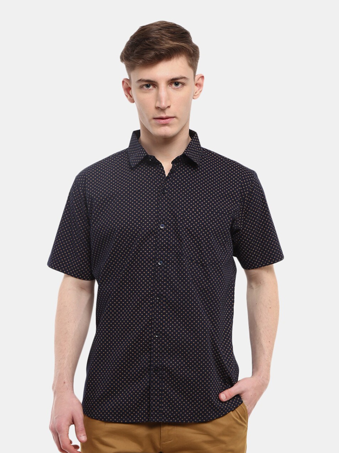 

V-Mart Men Navy Blue Slim Fit Poplin Printed Casual Shirt