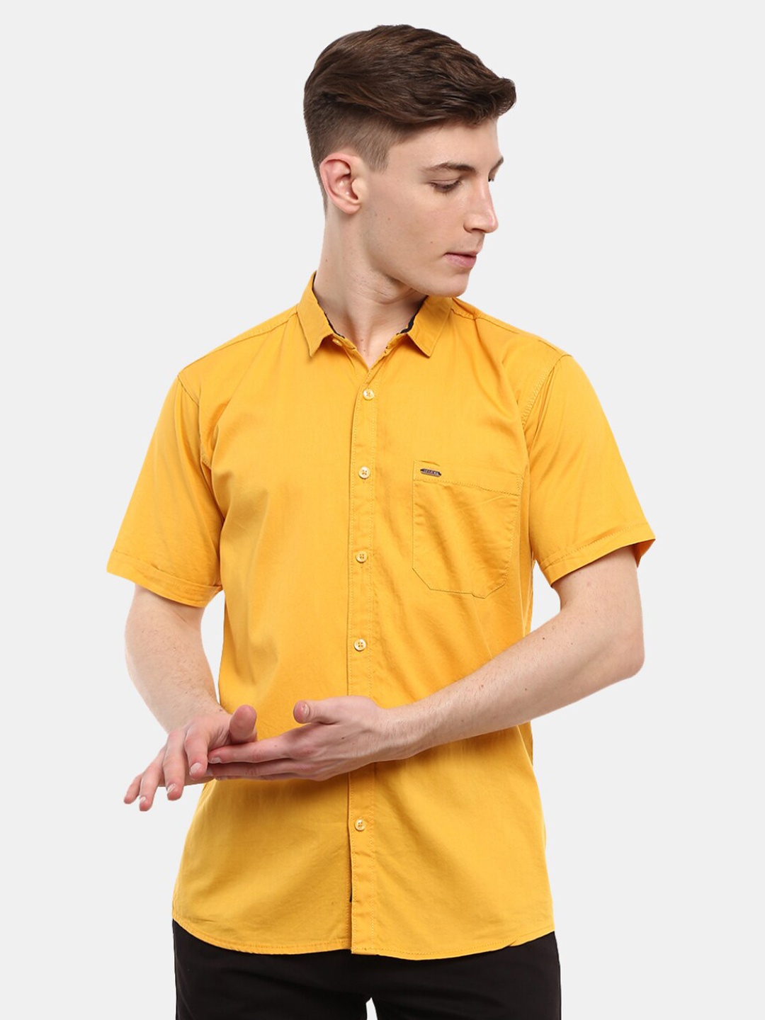 

V-Mart Men Yellow Slim Fit Casual Shirt