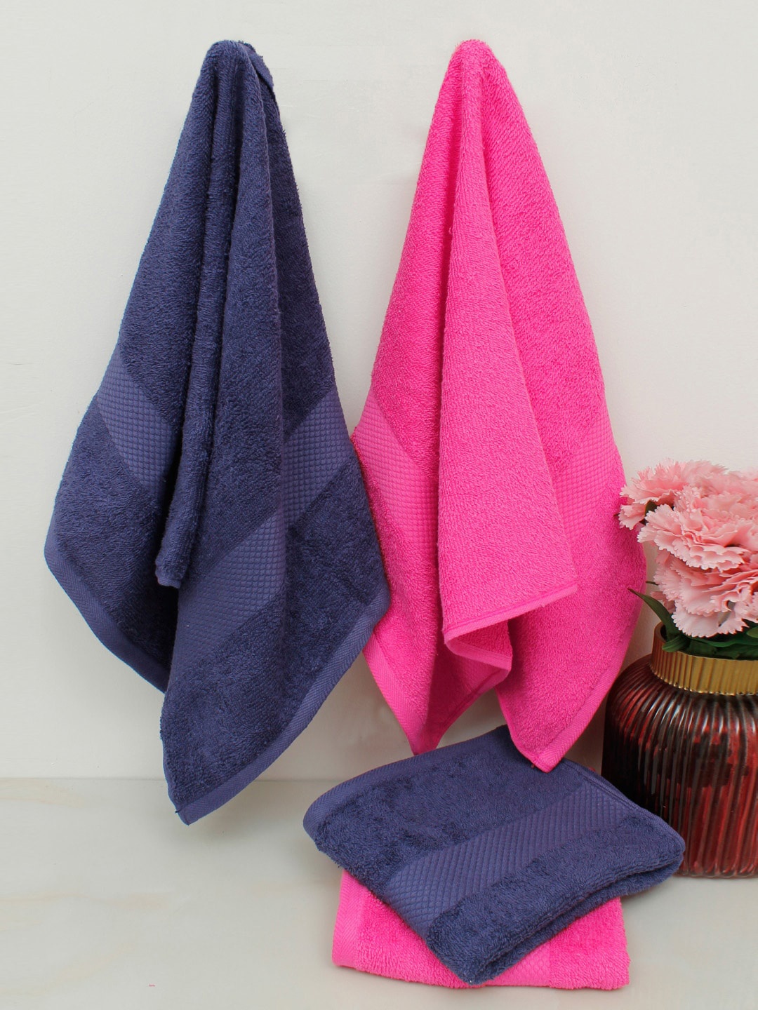 

AVI Living Set of 4 Pink & Navy Blue Solid Cotton 500 GSM Hand Towels
