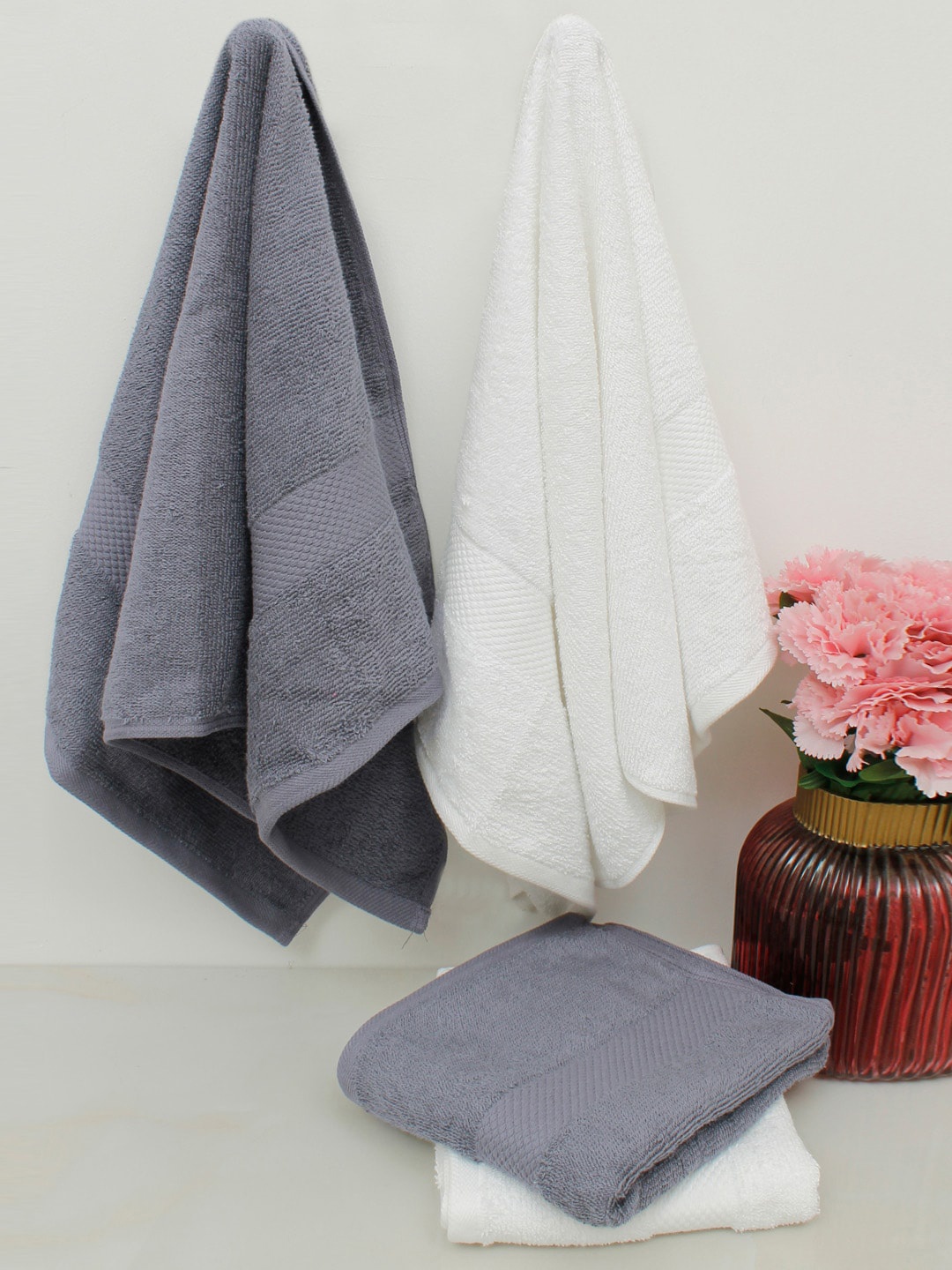 

AVI Living Set Of 4 White & Grey Solid Pure Cotton 500 GSM Hand Towels