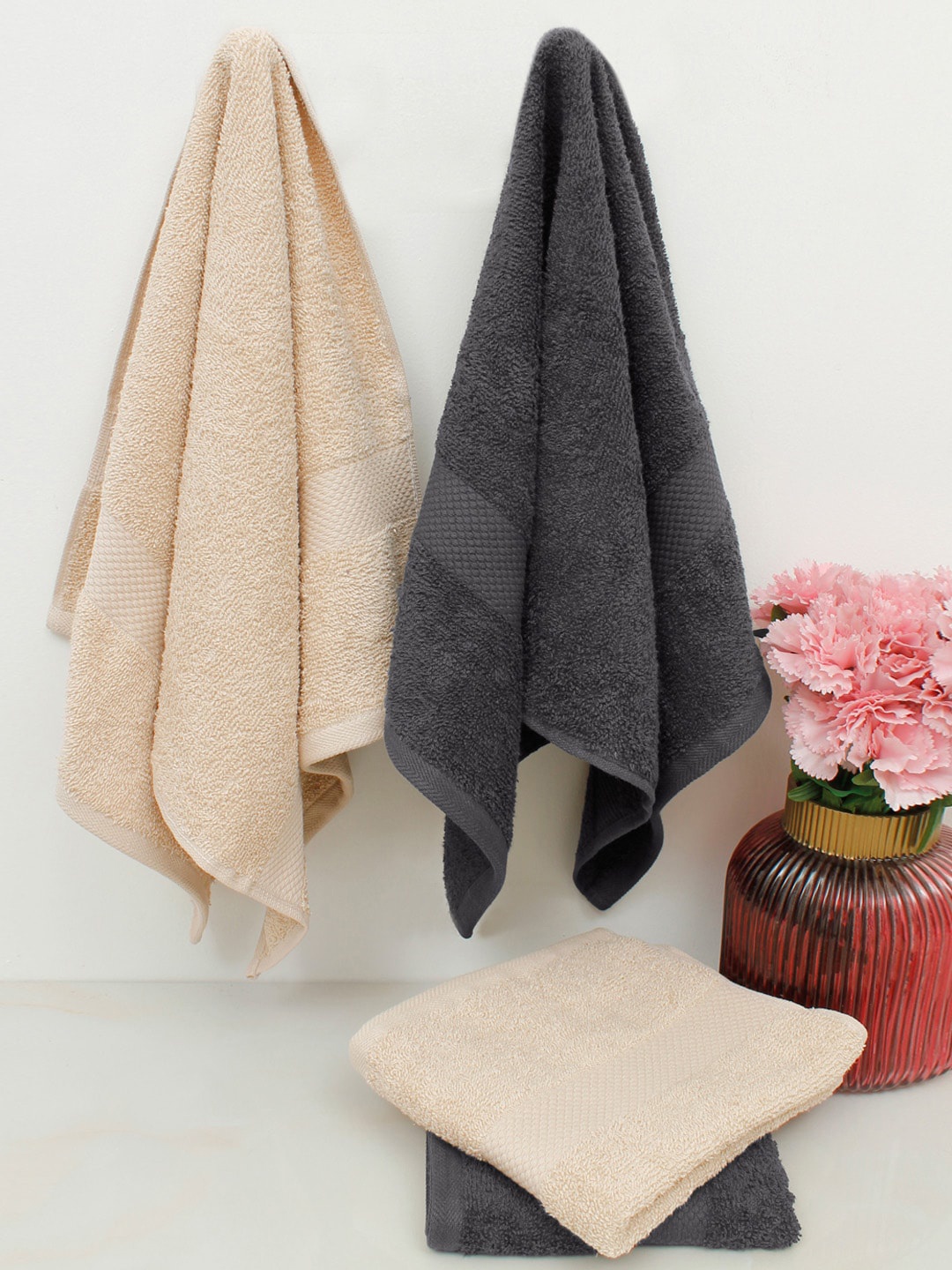 

AVI Living Set of 4 Solid 500 GSM Pure Cotton Hand Towels, Black
