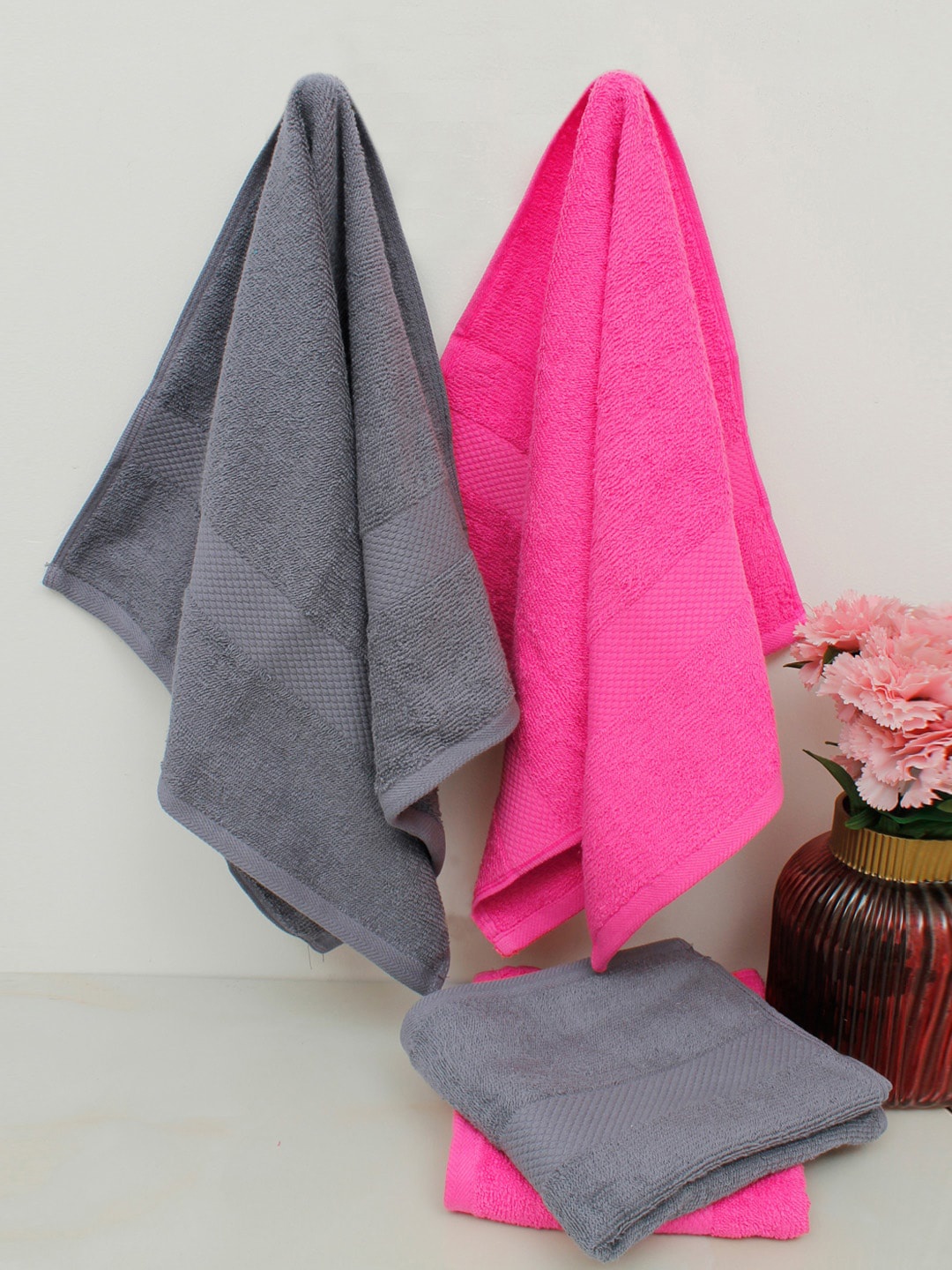 

AVI Living Set Of 4 Pink & Charcoal Solid 500 GSM Hand Towels