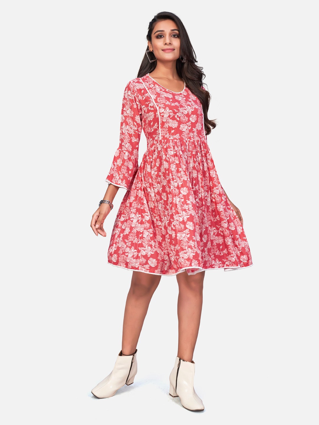 

Vbuyz Pink & White Floral Printed Georgette Dress