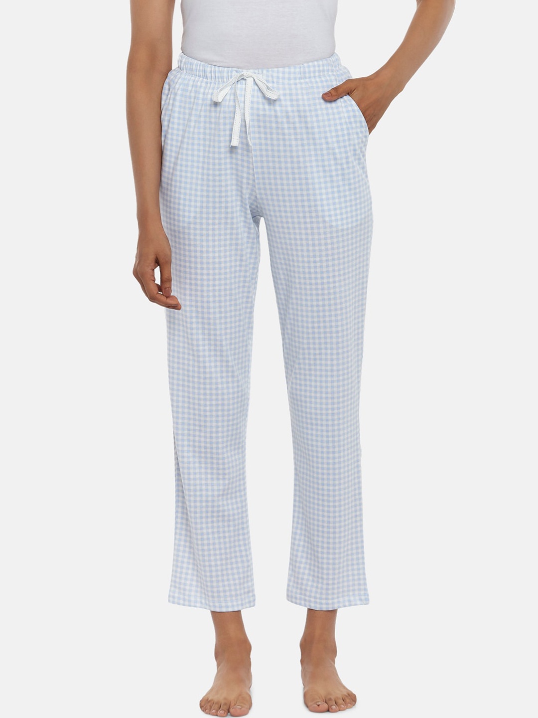 

Dreamz by Pantaloons Women Blue Checked Cotton Cropped Lounge Pants