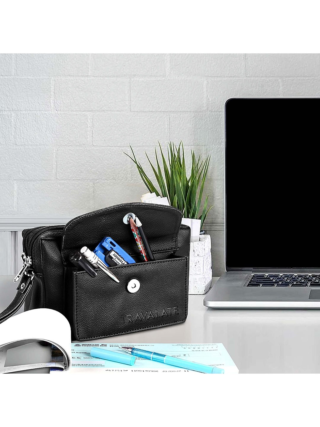 

TRAVALATE Black Solid Travel Pouch