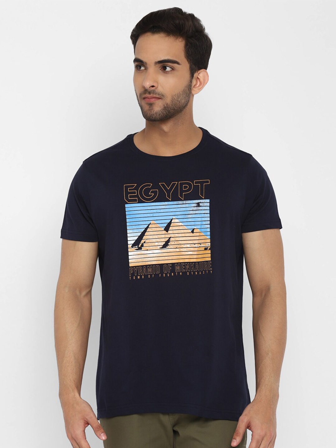 

Turtle Men Navy Blue Printed Pure Cotton Applique Slim Fit T-shirt