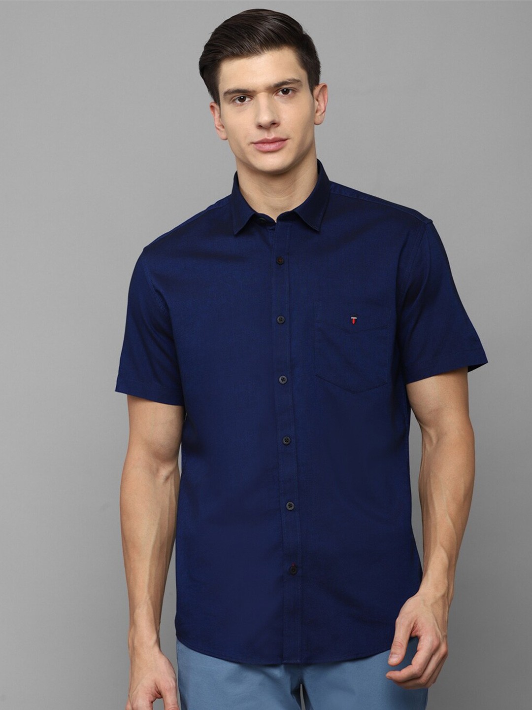 

Louis Philippe Sport Men Blue Slim Fit Casual Shirt