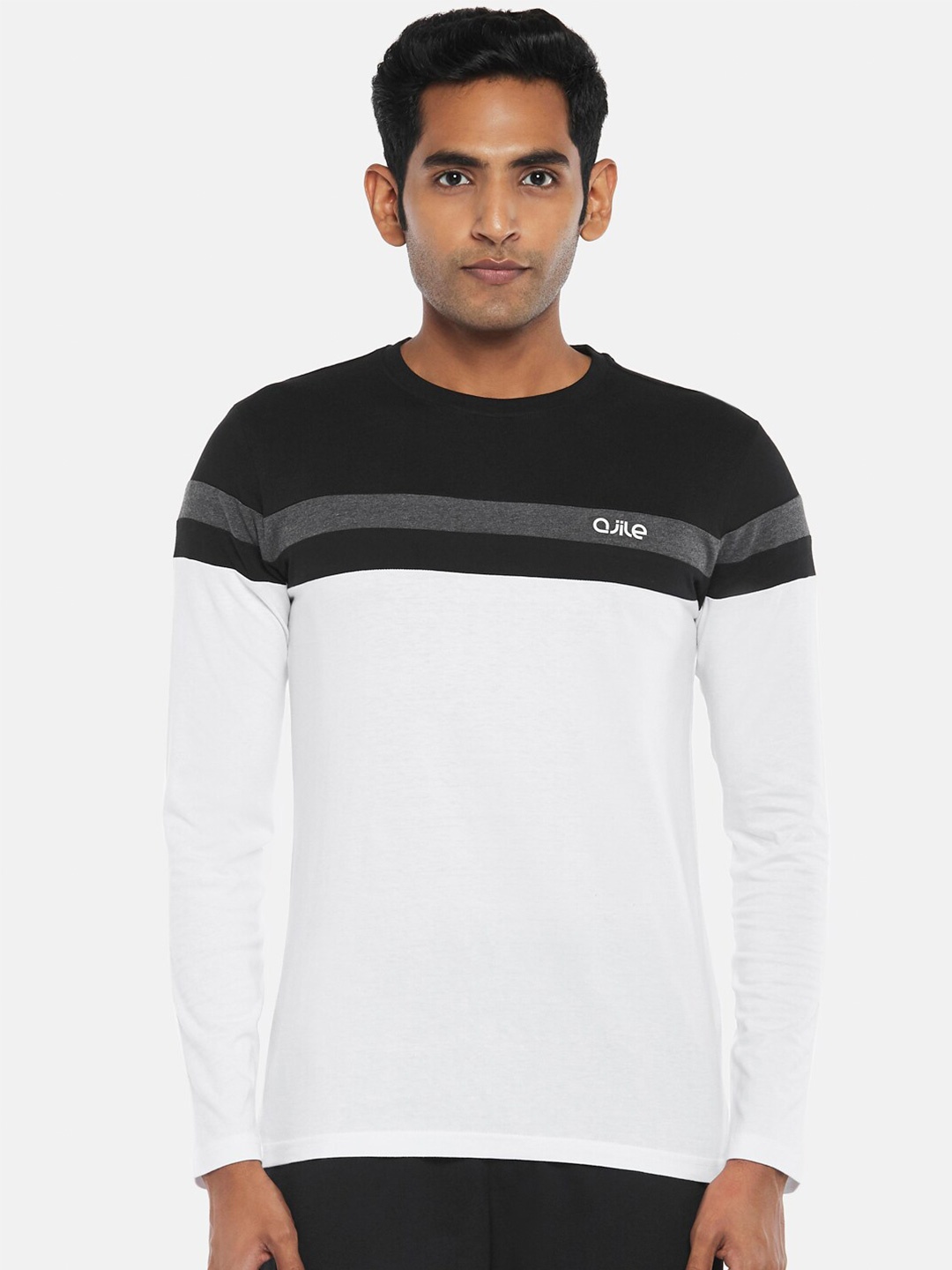 

Ajile by Pantaloons Men White & Black Colourblocked Slim Fit T-shirt