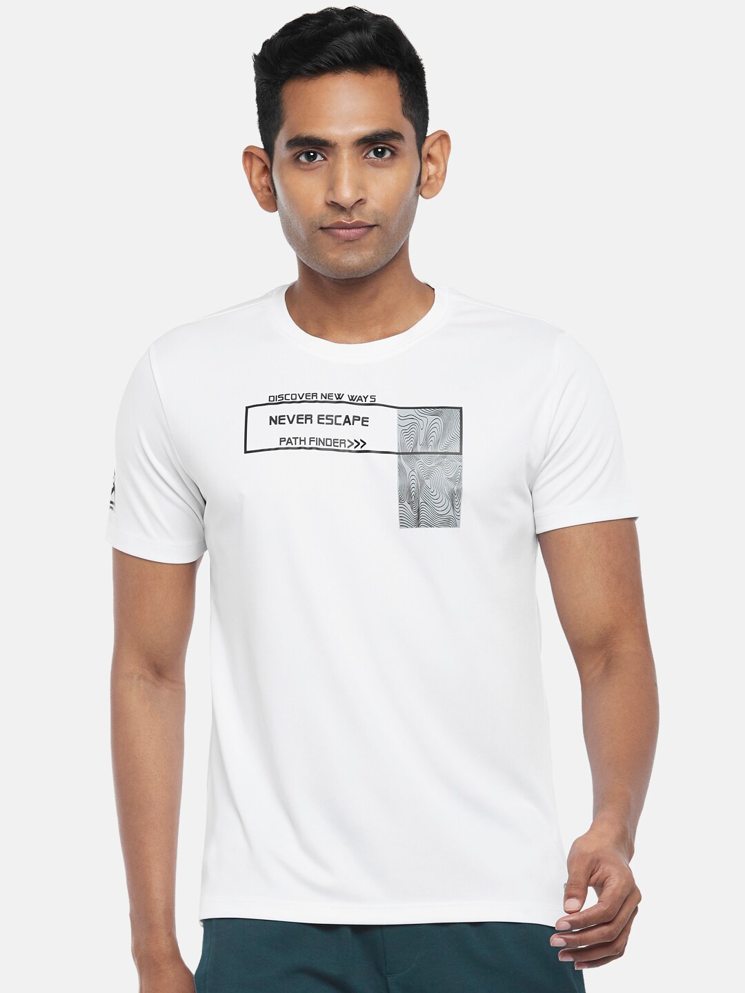 

Ajile by Pantaloons Men White Typography Printed Slim Fit T-shirt