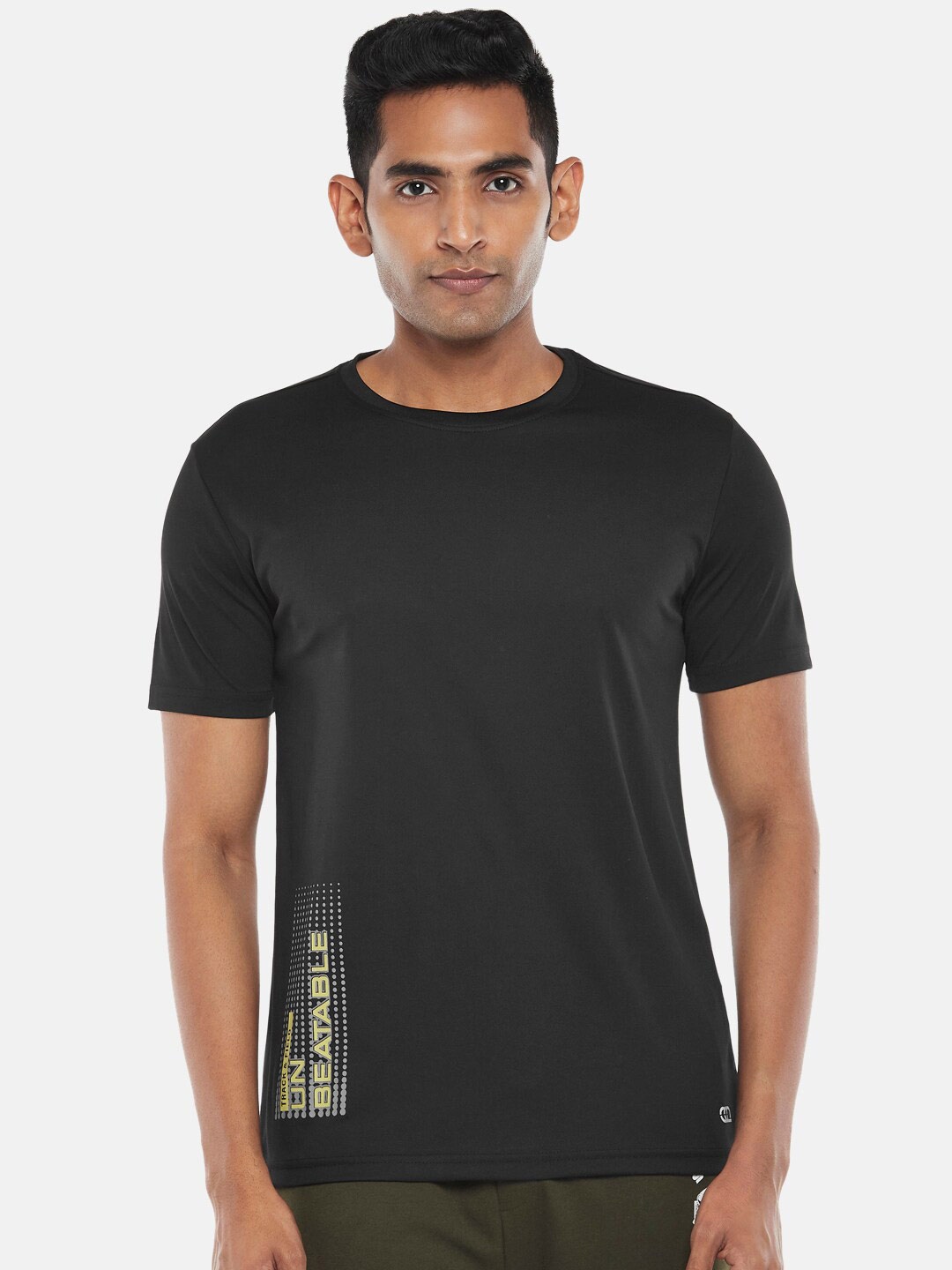 

Ajile by Pantaloons Men Black Slim Fit T-shirt
