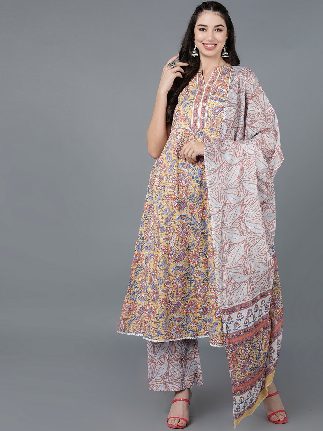 

AHIKA Women Yellow Floral Printed Pure Cotton Kurta with Trousers & Dupatta