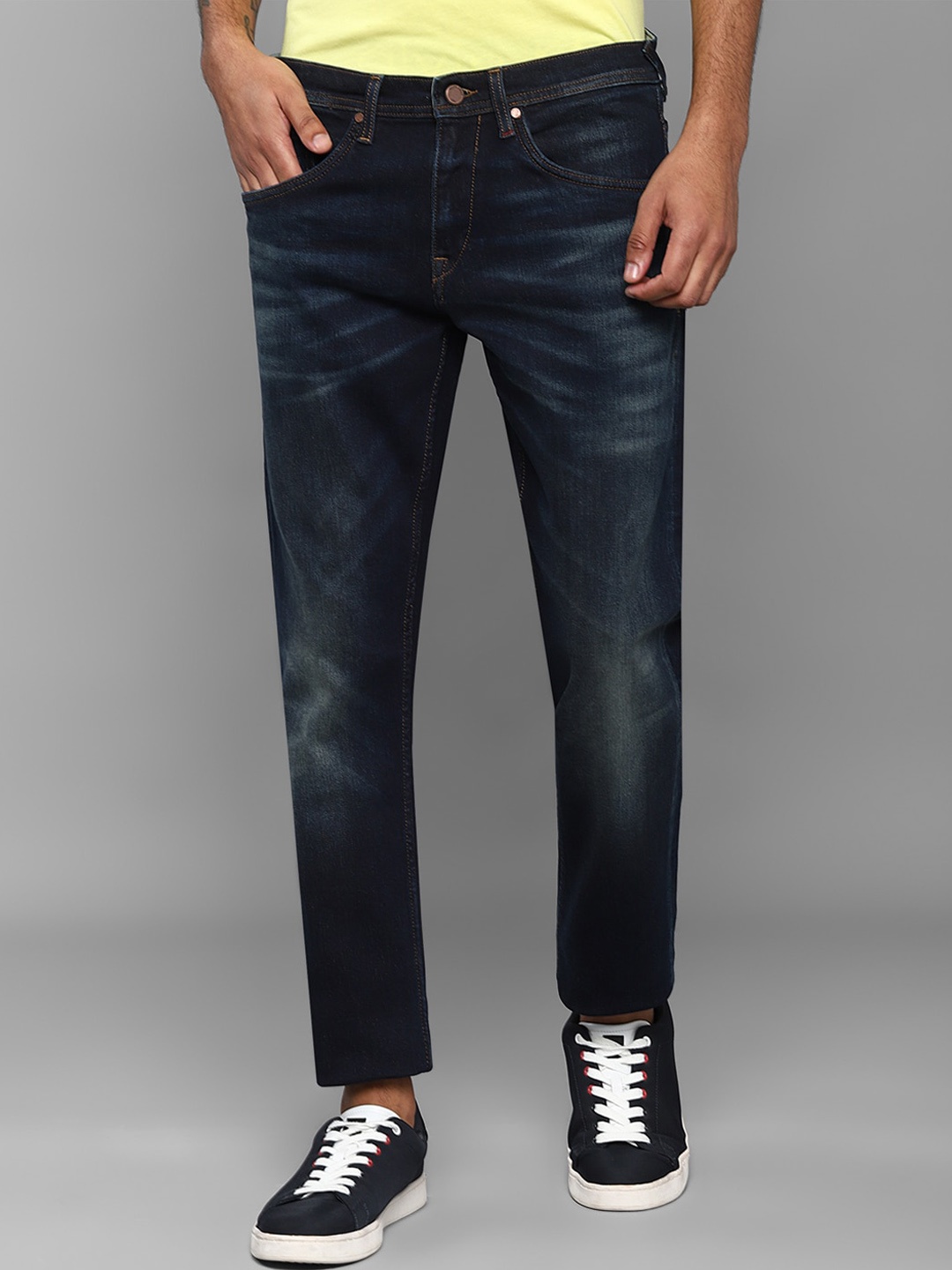 

Allen Solly Sport Men Navy Blue Slim Fit Light Fade Jeans