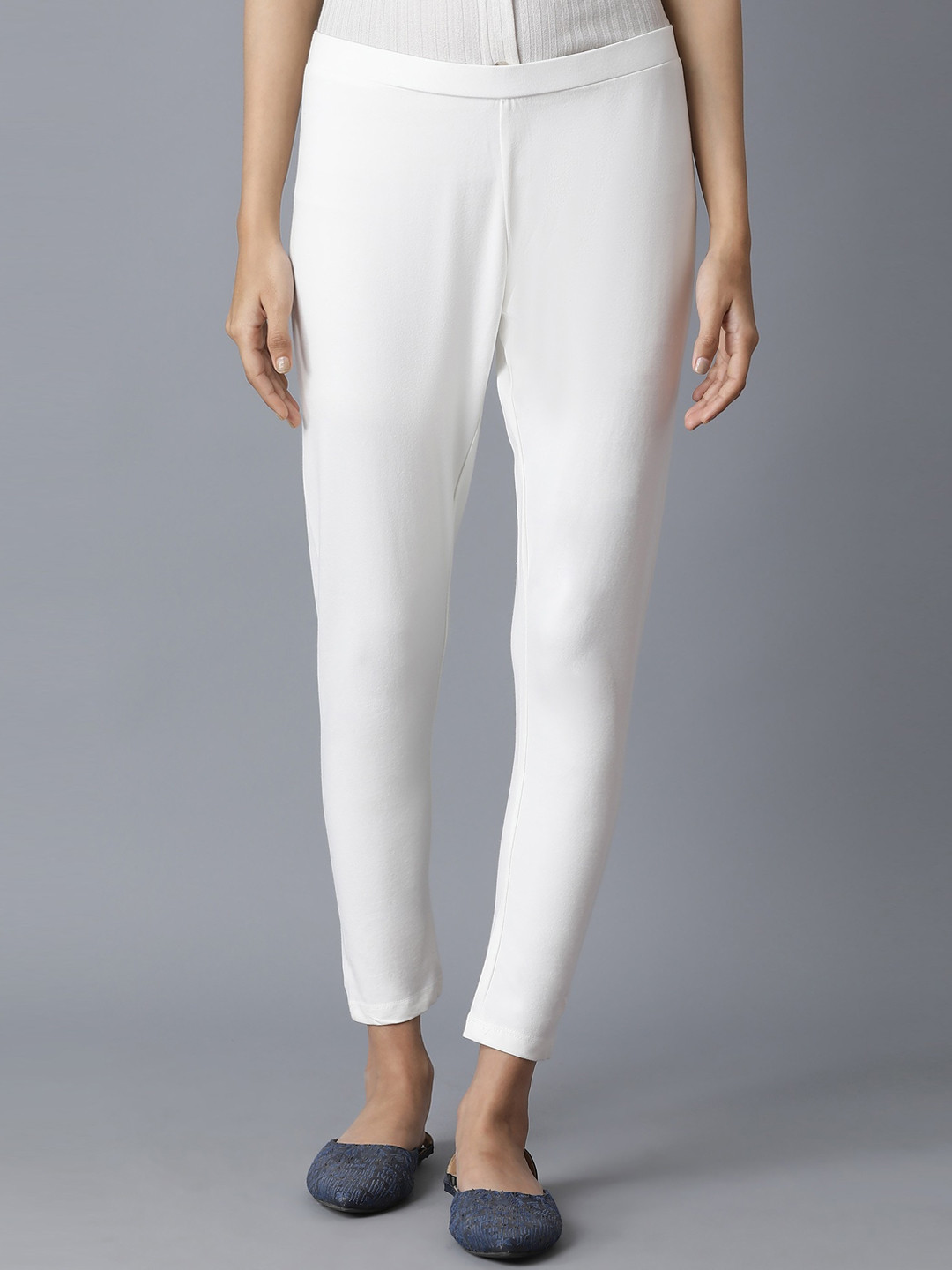 

W Women White Solid Ankle Length Leggings