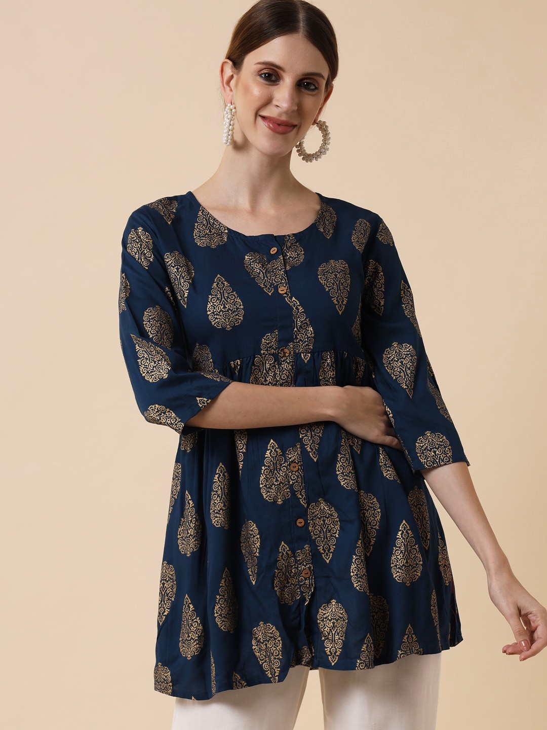 

Meeranshi Women Teal & Gold-Toned Paisley Printed Floral Anarkali Kurta