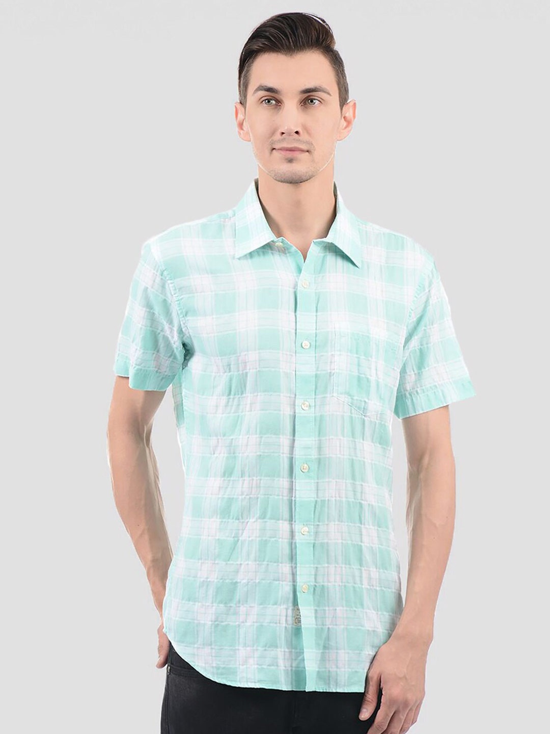 

LONDON FOG Men Green Checked Casual Shirt