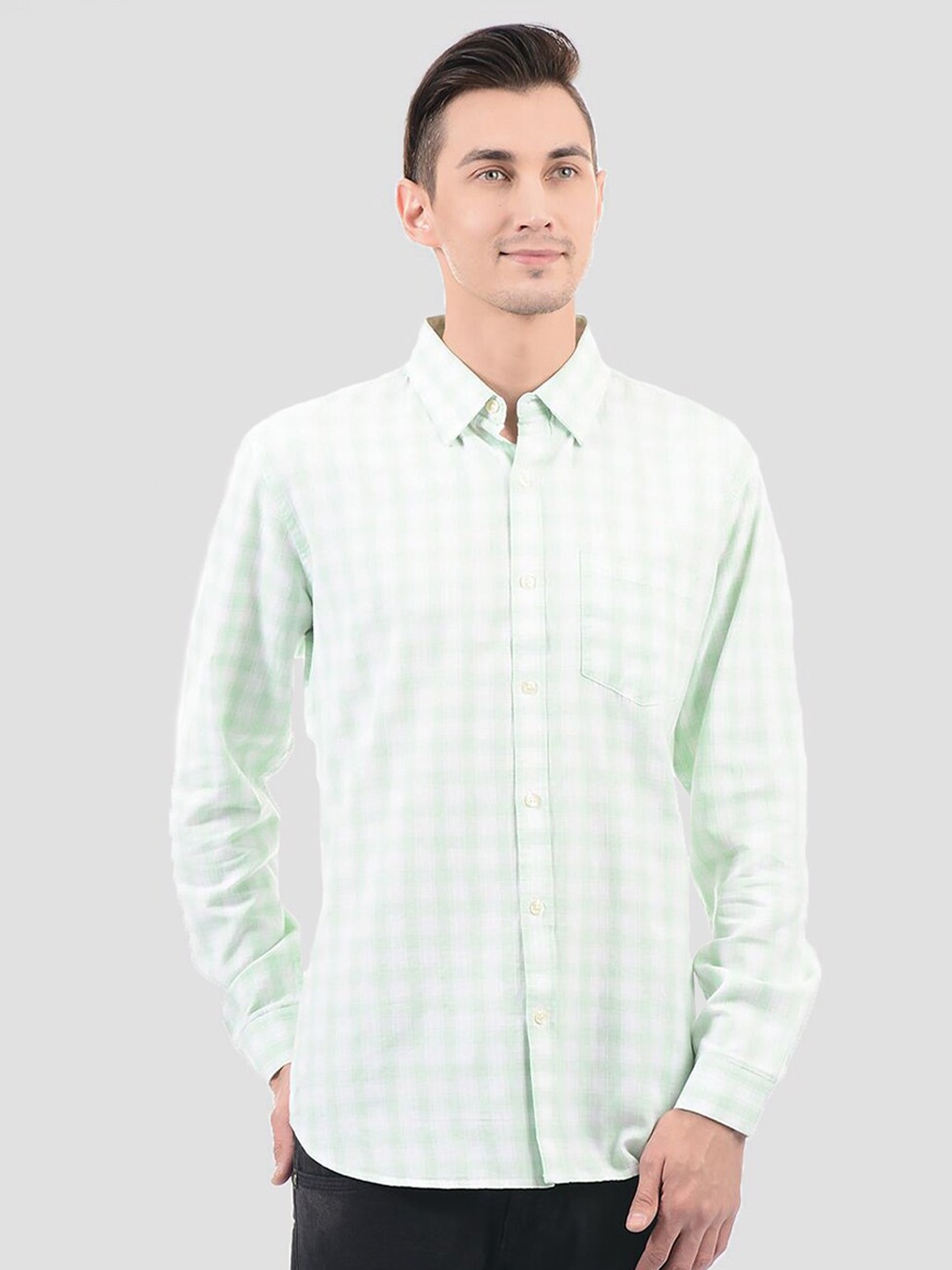 

LONDON FOG Men Green Gingham Checked Casual Shirt