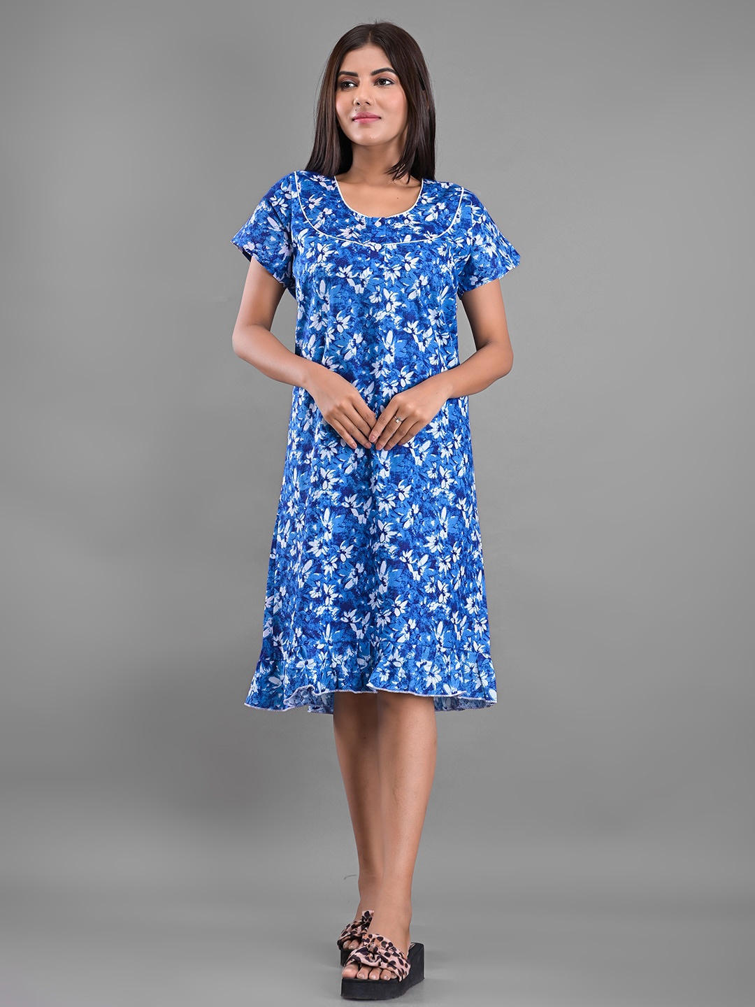 

Apratim Women Blue Printed Nightdress