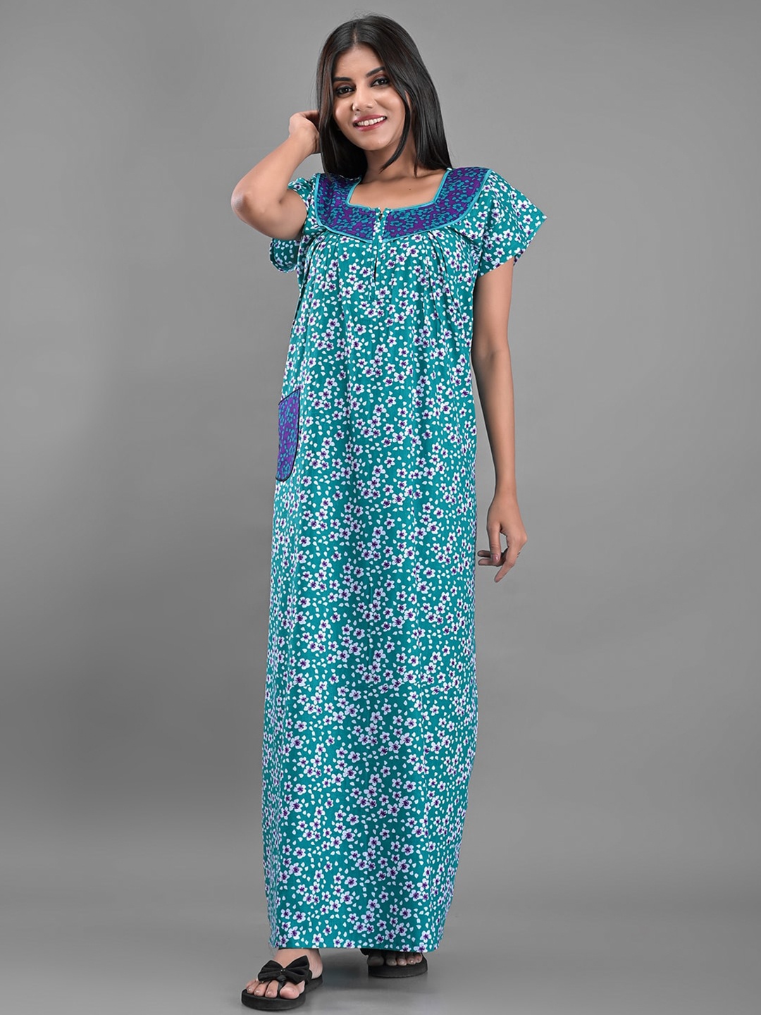 

Apratim Green Printed Cotton Maxi Nightdress