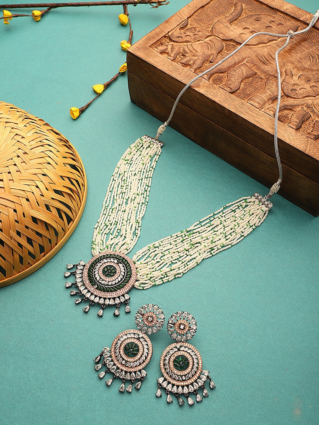 

STEORRA JEWELS Gold-Plated Green Stone Studded & Beads Jewellery Set
