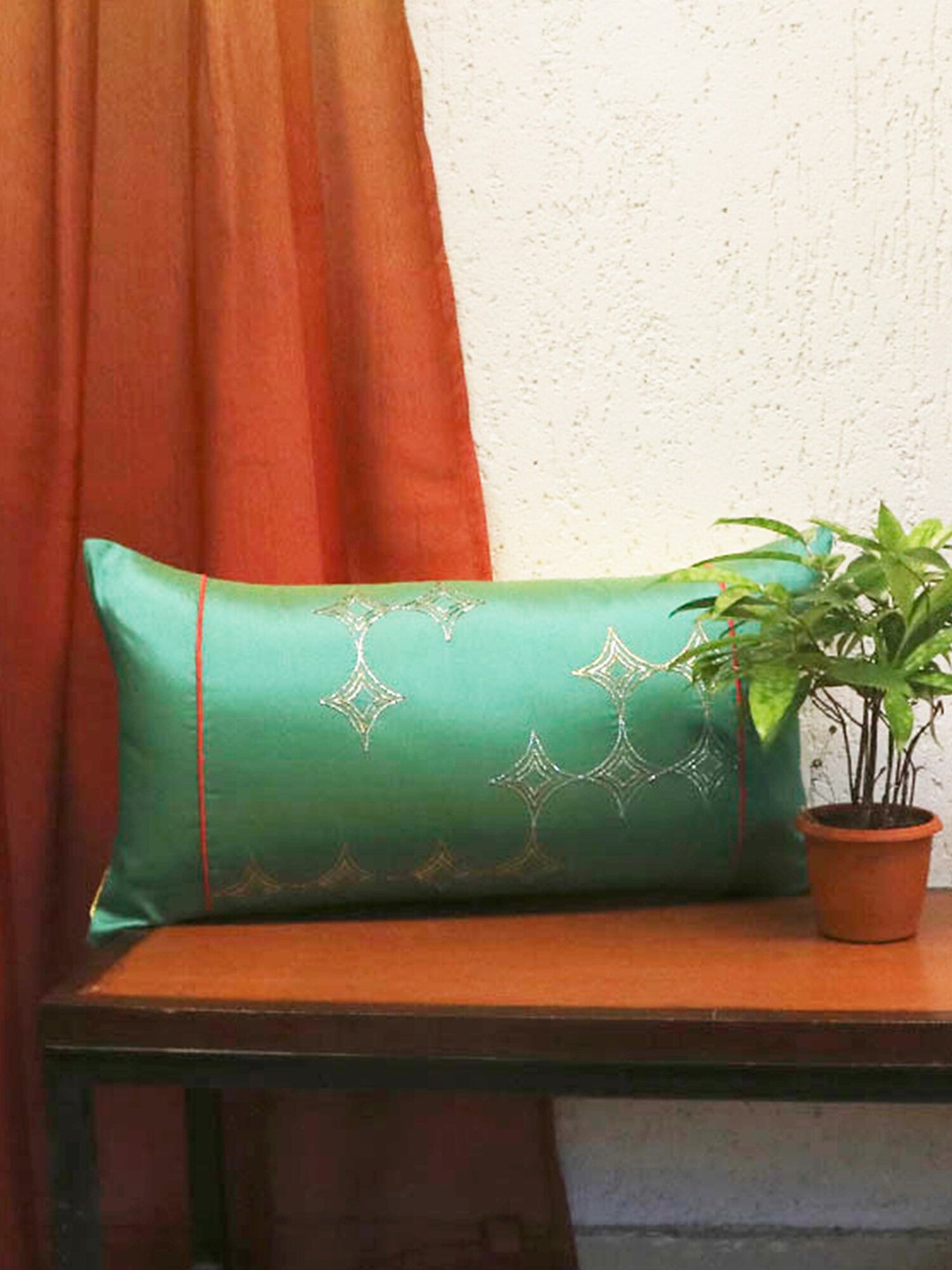 

ZEBA Green & Gold-Toned Geometric Rectangle Polyester Cushion Covers