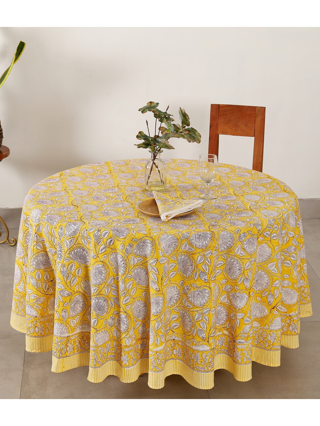 

HANDICRAFT PALACE Yellow & White Floral Printed Pure Cotton Round Table Covers With 4 Napkins
