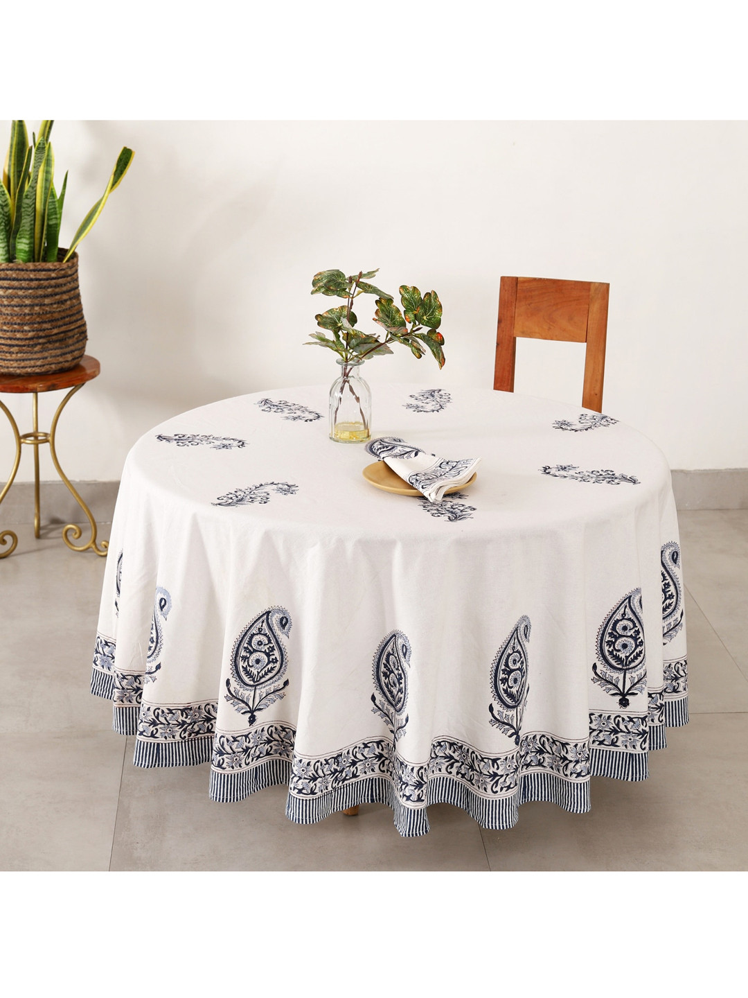 

HANDICRAFT PALACE White & Blue Paisley Printed Round Cotton Table Cover With 4 Napkins