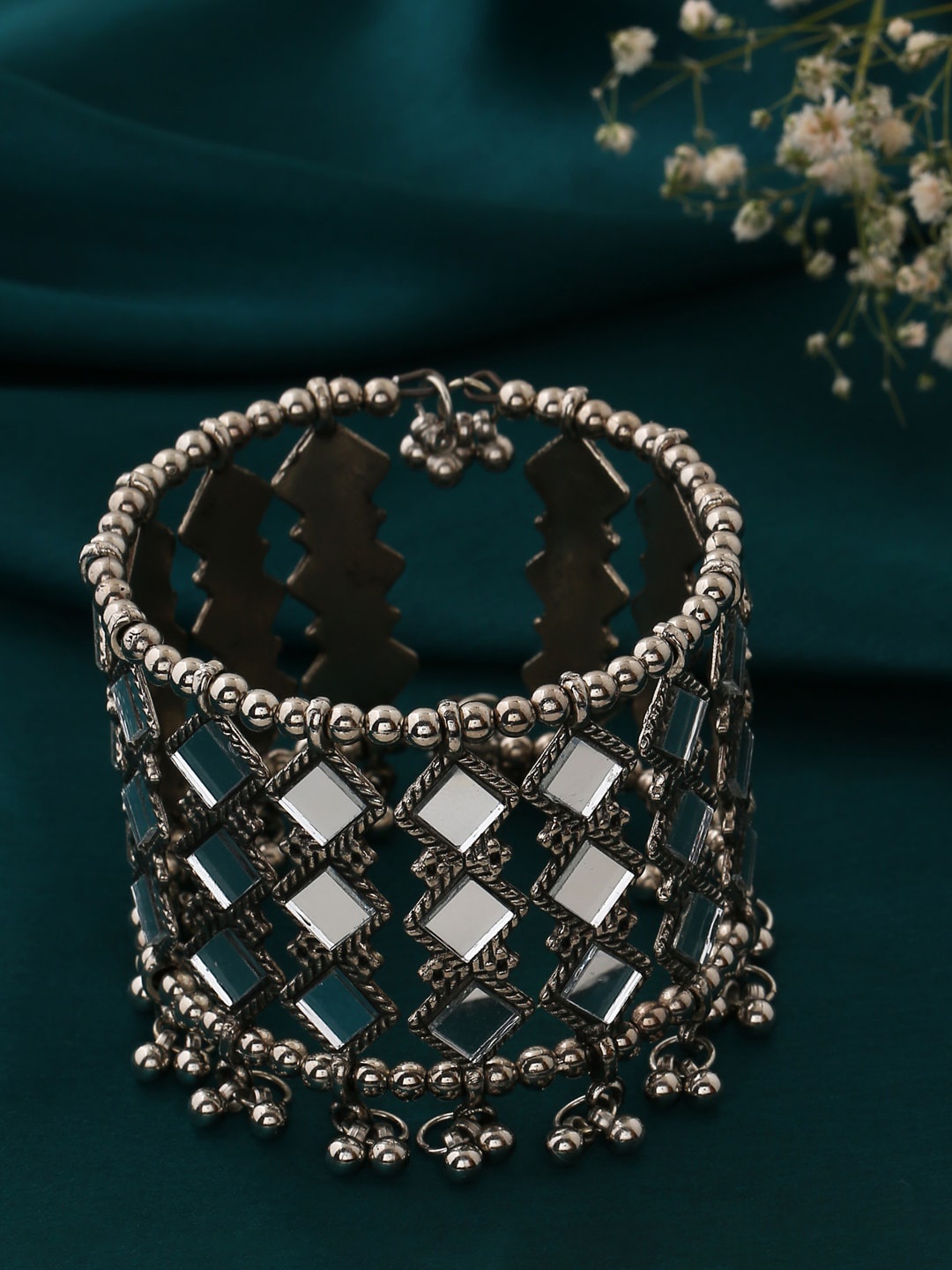 

kashwini Silver-Plated Oxidized Stone Studded Bangle