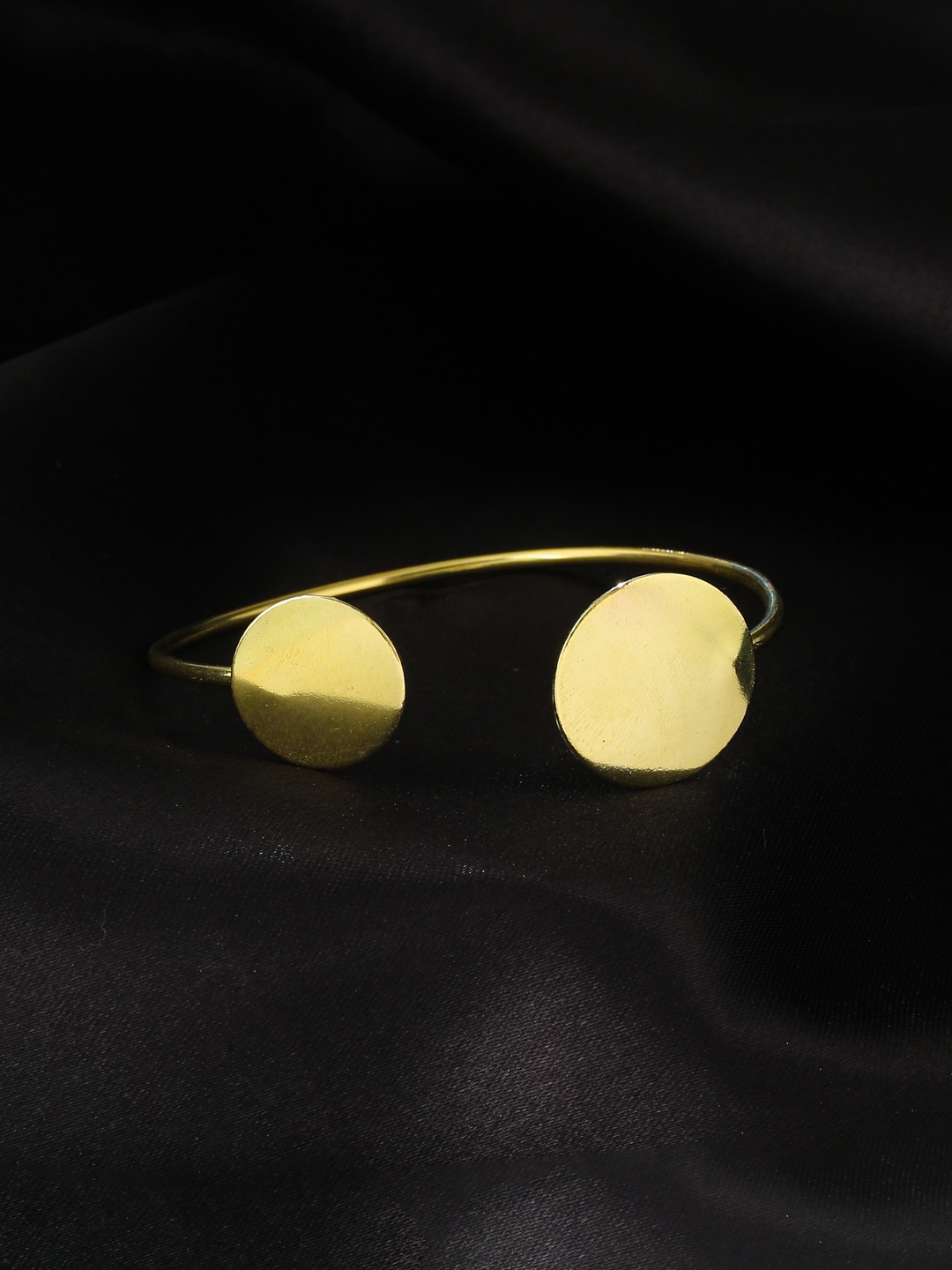 

kashwini Gold-Plated Adjustable Bangle