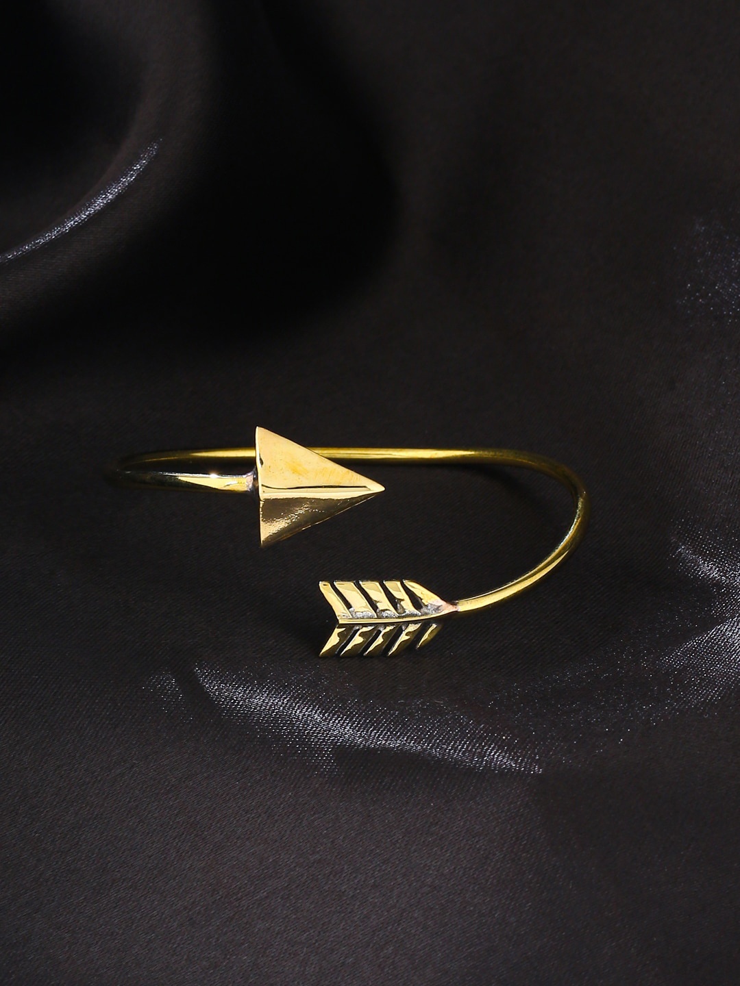 

kashwini Gold-Plated Arrow-Charm Adjustable Bangle