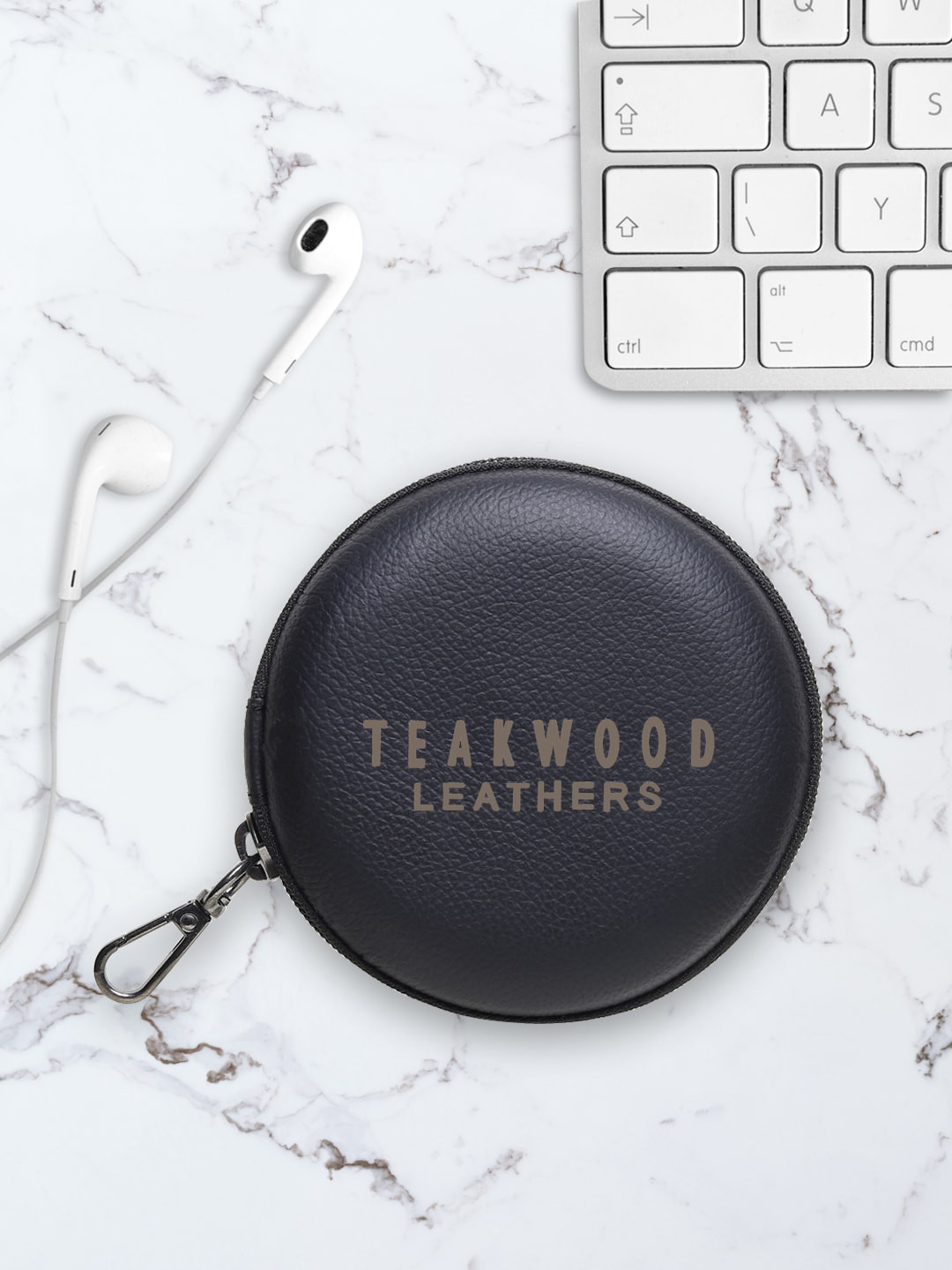 

Teakwood Leathers Black Solid Leather Headphone Case