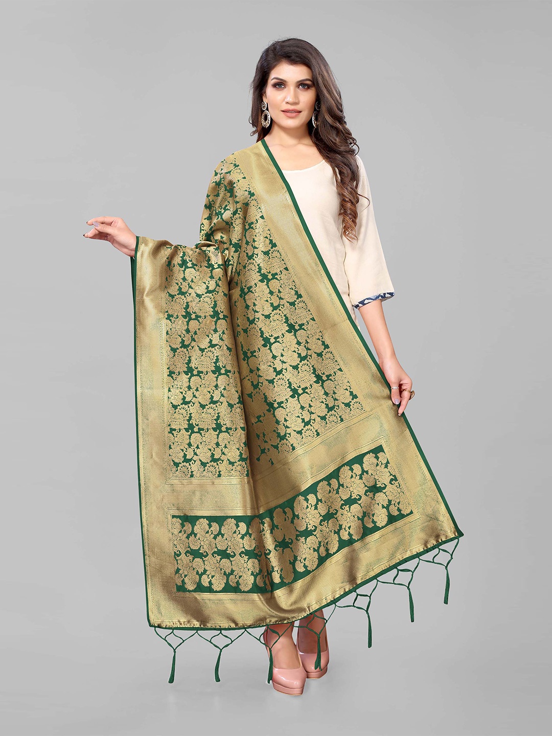 

Kasak Women Green & Gold-Toned Woven Design Art Silk Dupatta
