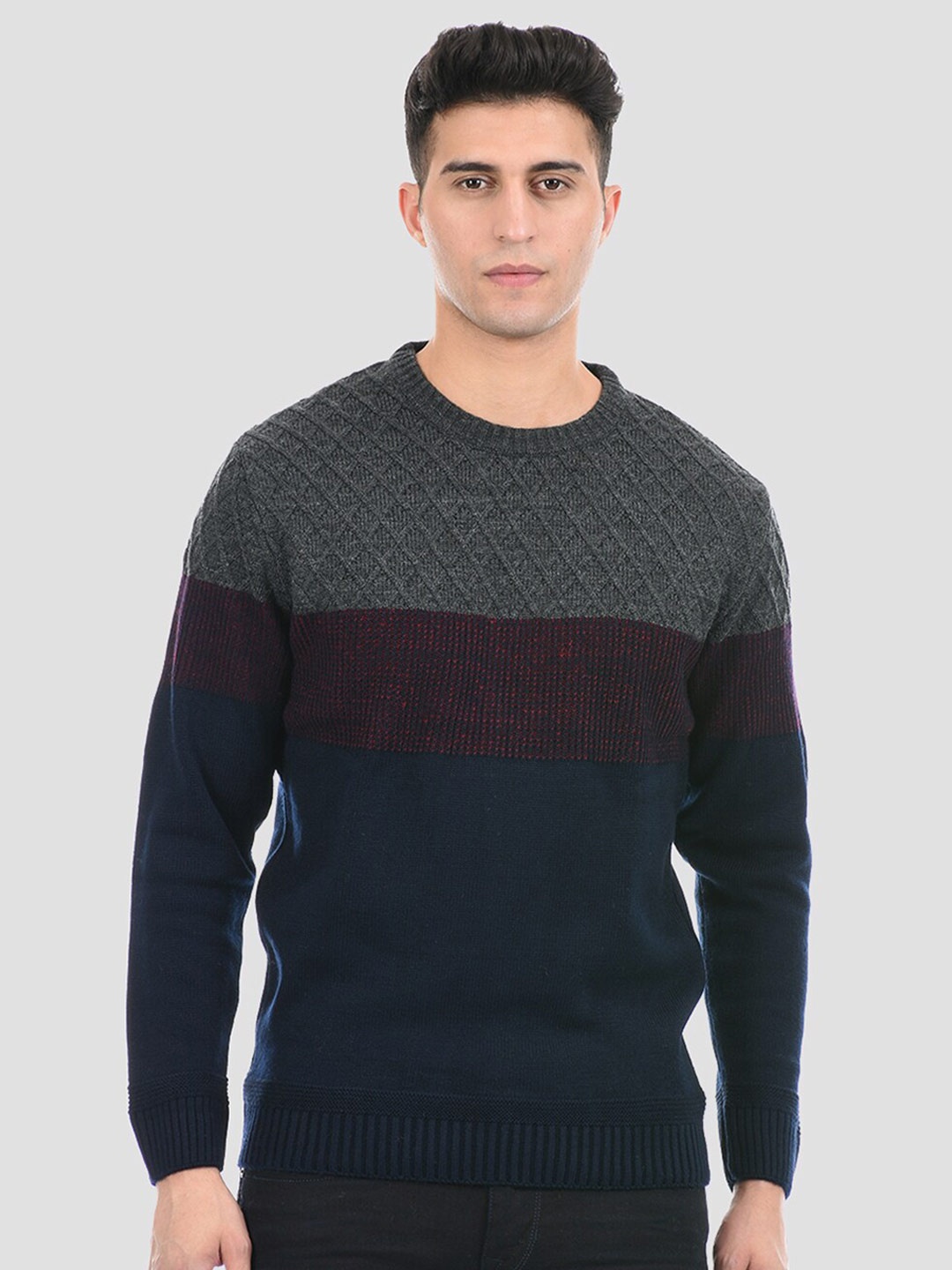 

LONDON FOG Men Navy Blue & Grey Colourblocked Pullover