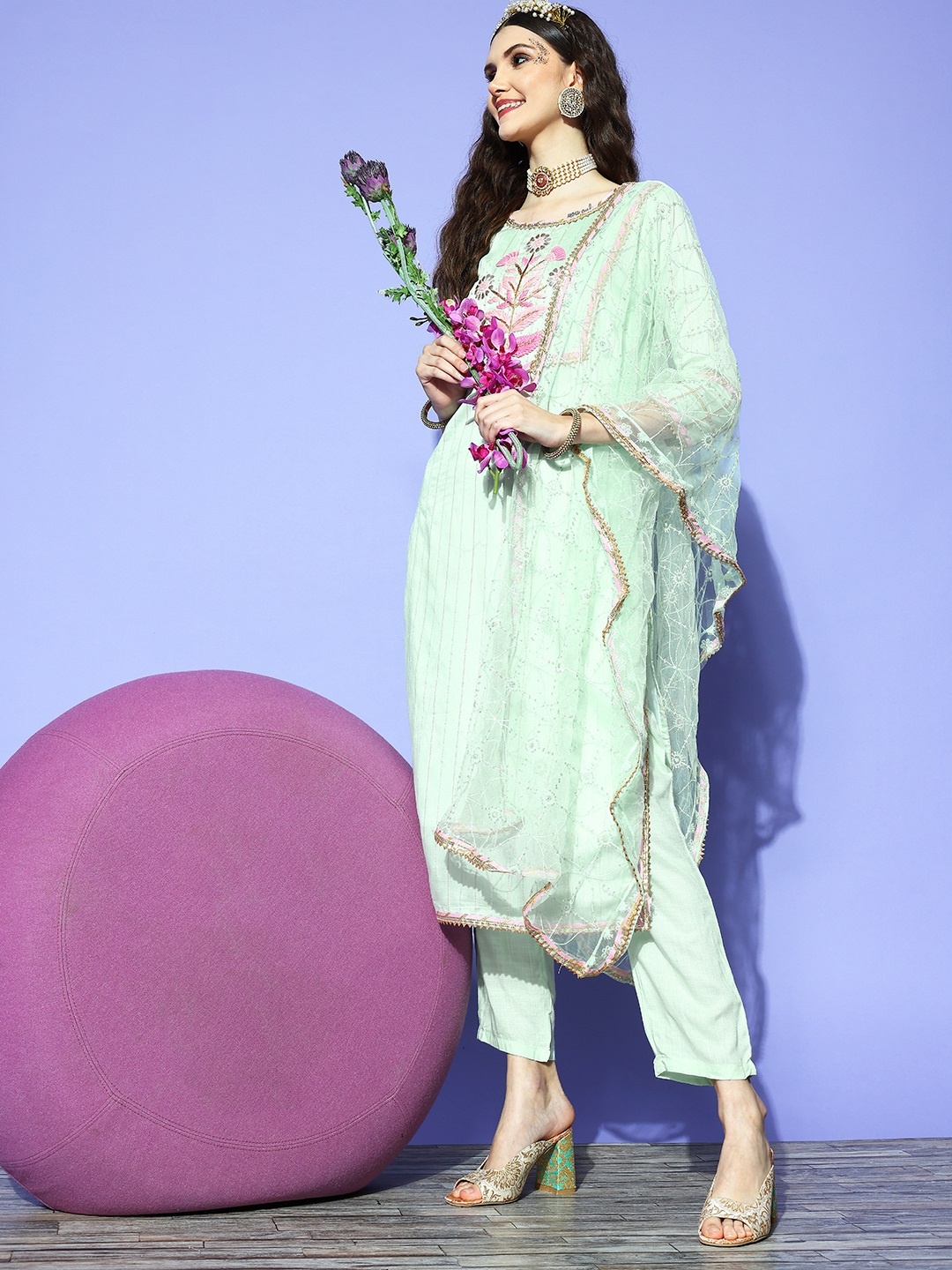 

Ishin Women Floral Chanderi Silk Print Parade Kurta Set, Sea green