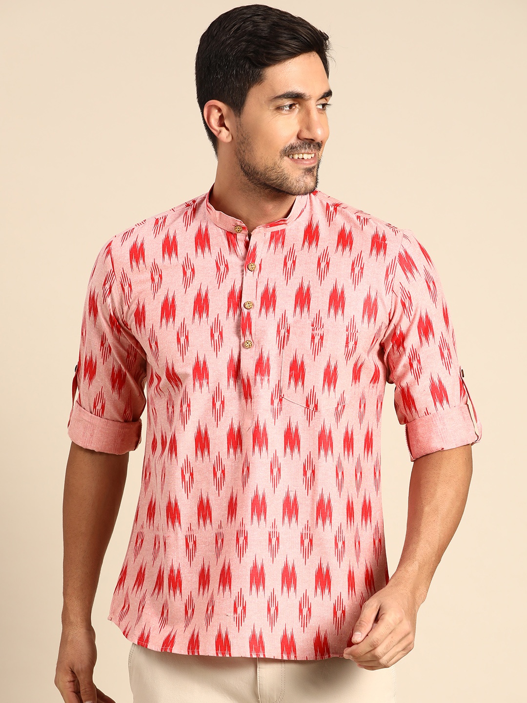 

RAJUBHAI HARGOVINDAS Men Pink & Red Ikat Printed Handloom Kurta