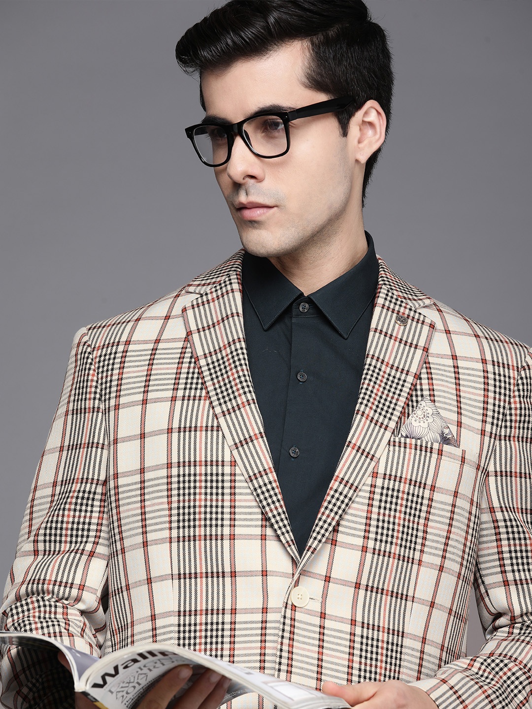 

Theme Men Beige & Black Checked Slim Fit Formal Blazer