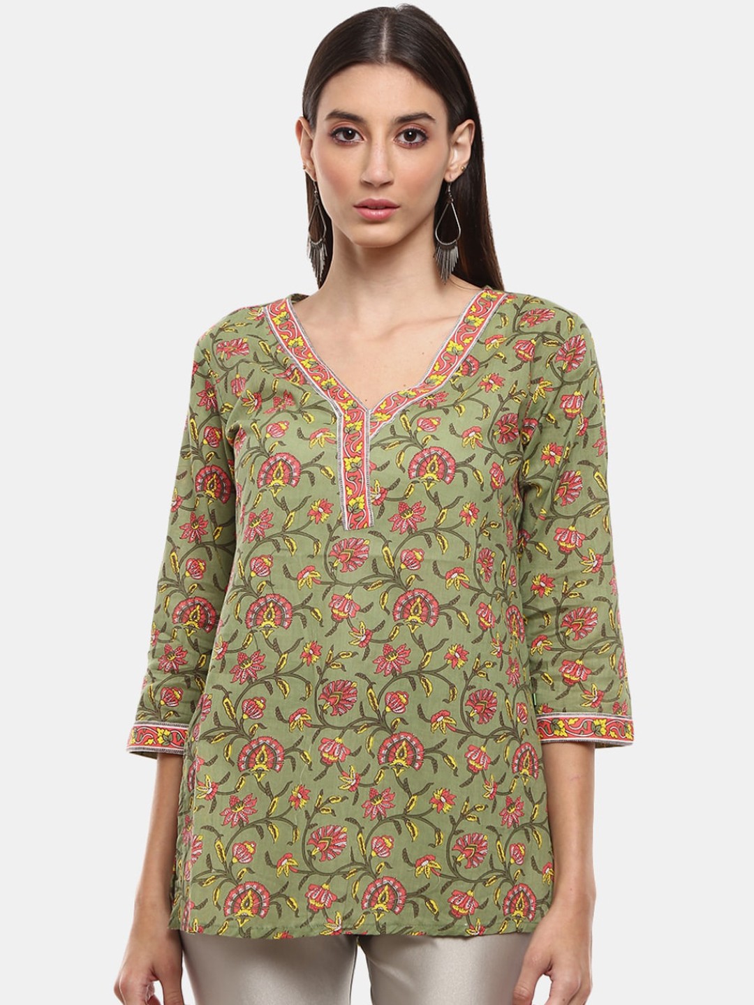 

Desi Mix Women Green Floral Printed Flared Sleeves Thread Work Kurta