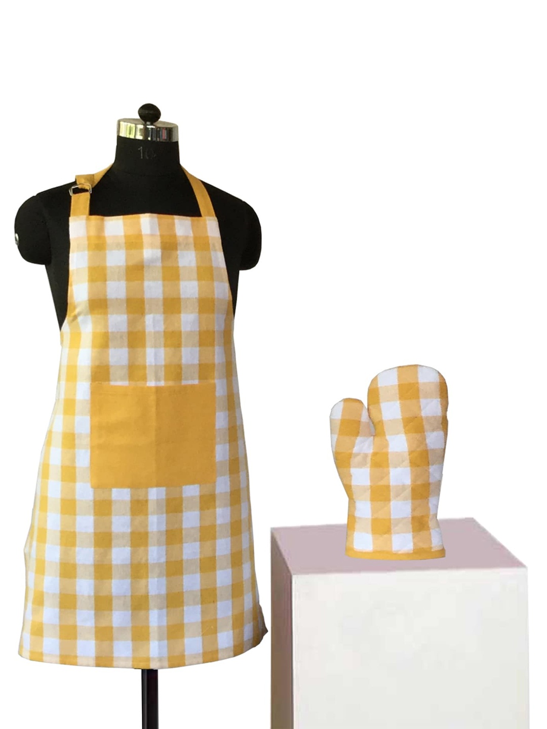 

Lushomes Yellow & White Checked Printed Aprons With Oven Gloves