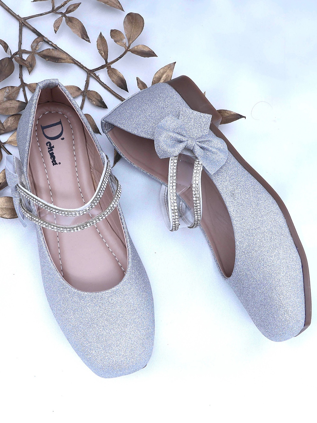 

DChica Girls Silver-Toned Textured Leather Party Bows Flats