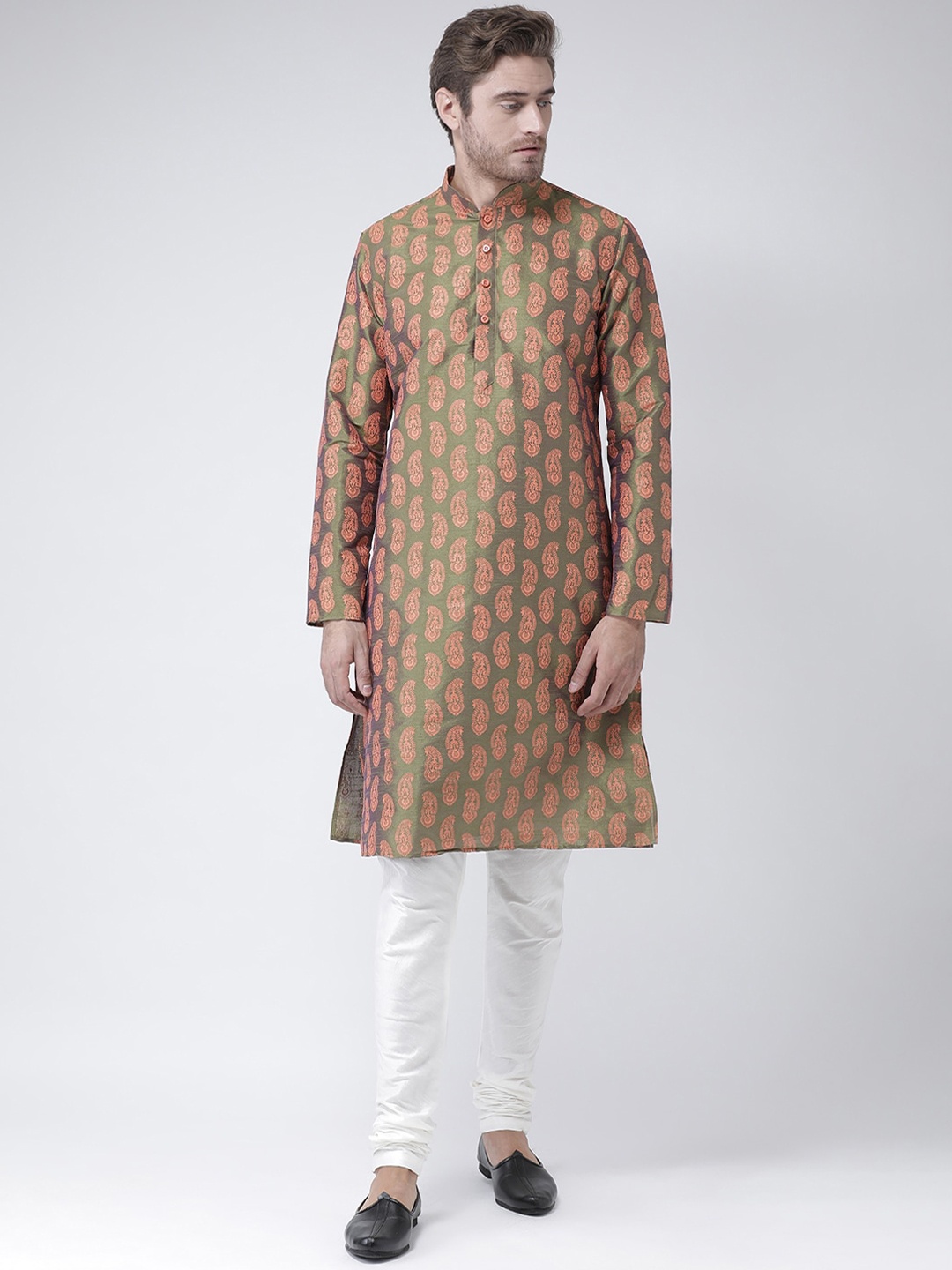 

DEYANN Men Green Floral Printed Dupion Silk Kurta with Churidar