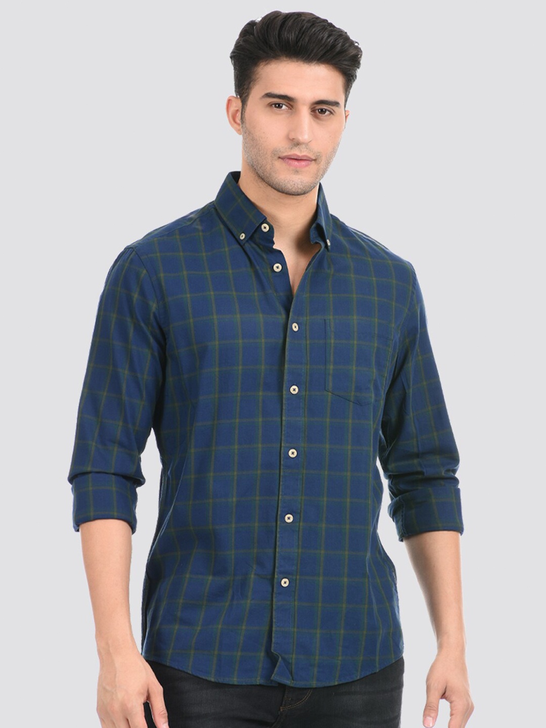 

LONDON FOG Men Blue Checked Casual Shirt
