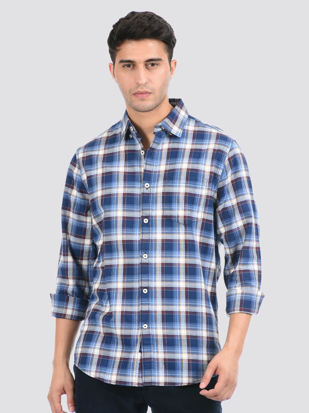

LONDON FOG Men Blue Checked Casual Shirt