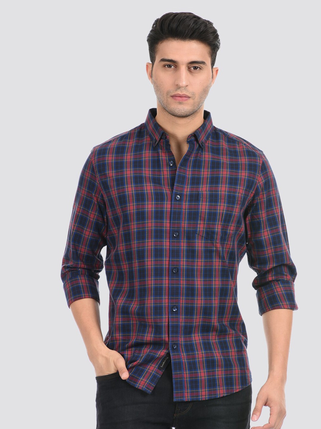 

LONDON FOG Men Blue Checked Casual Shirt