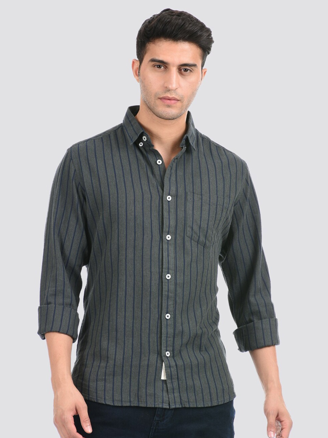 

LONDON FOG Men Green Striped Casual Shirt