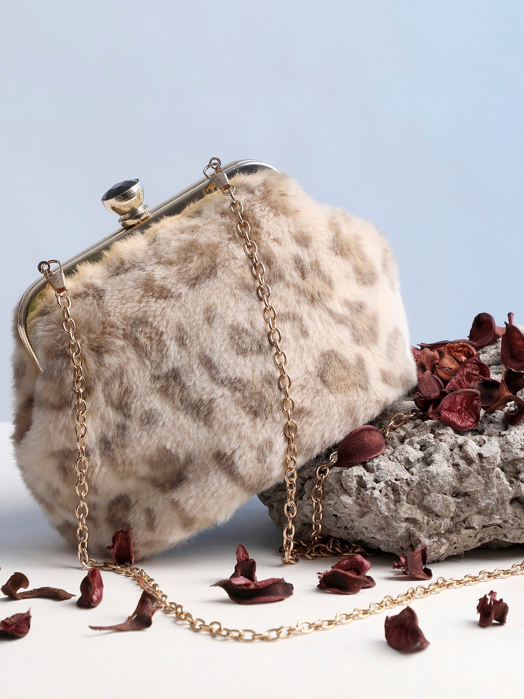 

HAUTE SAUCE by Campus Sutra Women Cream-Coloured & Brown Textured Potli Clutch