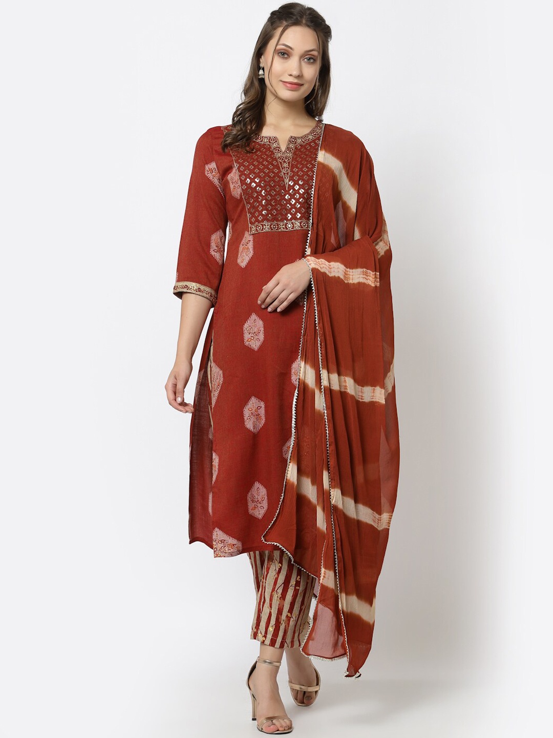 

YELLOW CLOUD Women Maroon Ethnic Motifs Printed Kurta with Trousers & With Dupatta