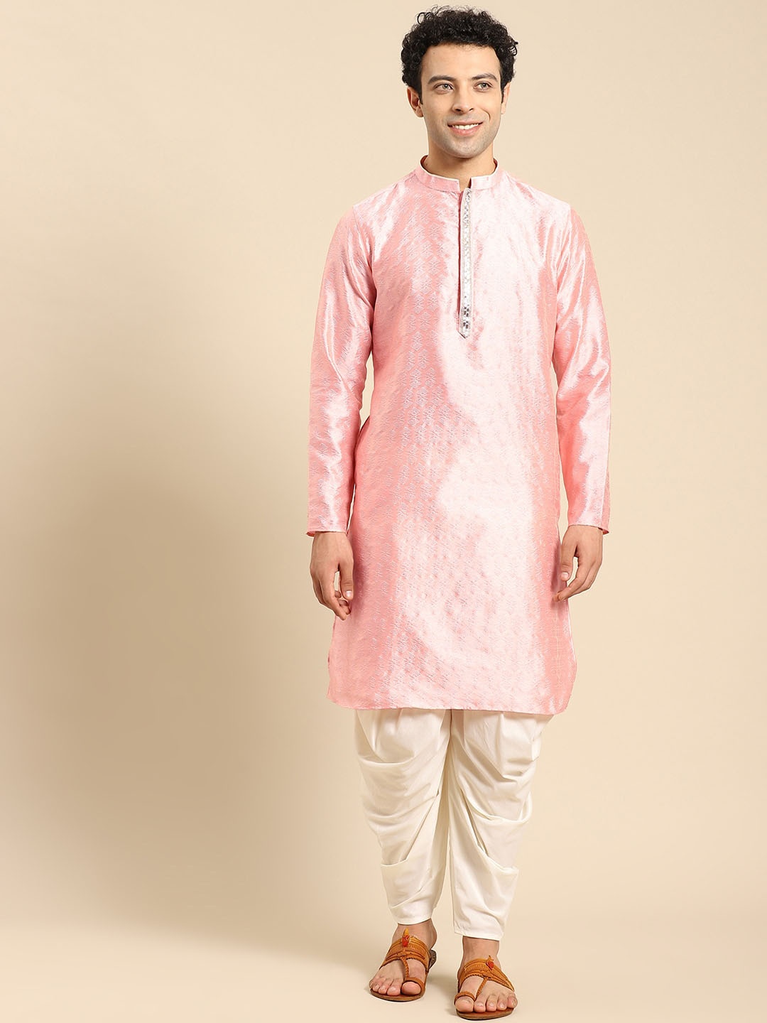 

Amodh by Kisah Men Pink Jacquard Kurta